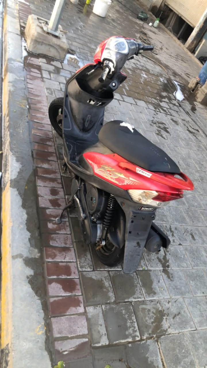 سلام عليكم دراجه للبيع و كفاله عامه و نضيفه و بكاني زعفرانيه  قبل لا تعبر جسر وسعر 850 و رقم هاتف ‭***********
