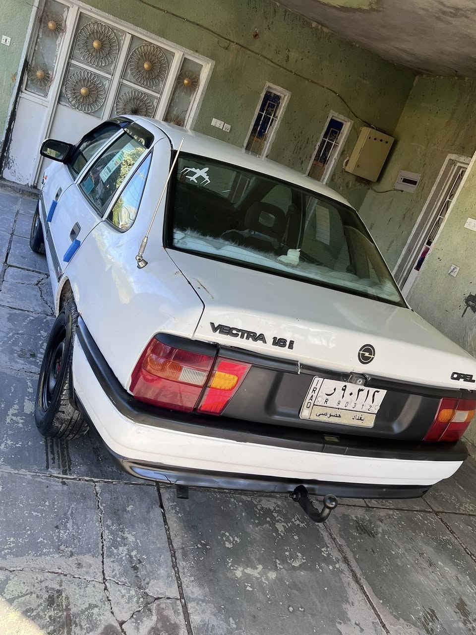 ‏ سلام عليكم
￼أوبل فكترا موديل /92/ السنوية صالحة لغاية/2028/ سيارة محرك 1600 مكينة وكير خير من الله تايرات جدد صدرهة خير من الله السيارة اي نقص مابيهة سيارة بلادية بدون صبغ غير متواجد عالفيس يرجى الاتصال بصاحب السيارة هذا الرقم ***********
