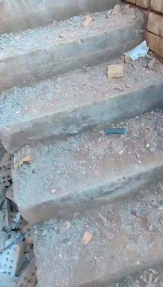 سلام عليكم
بيت هيكل عضم مساحة 90متر 
3غرف وصاله ومطبخ وستقبال وحمام 
وبيتونه وستاره كامل لاساس رفت 
الموقع الدوره نهاية شارع 60مجمع 
النخيل  السعر 65 مليون 
طابو زراعي قرار محكمة لاستفسار اكثر اتصال ***********
