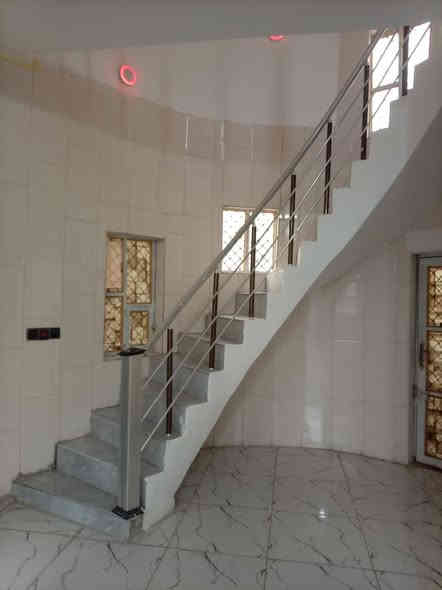 🏡 بيت طابقين للبيع – حي الزهراء / قرب مجمع المدارس
📄 طابو صرف
📐 المساحة: ١١٠م

محتويات البيت:
🔹 غرفتين نوم
🔹 صالة
🔹 استقبال
🔹 مطبخ
🔹 مجموعات صحية
🔹 بناء حديث وجاهز للسكن

📞 للاستفسار:
مكتب عقار أهالي المسيب – حي المعلمين الثالثة قرب جامع محمد الجواد
***********

💰 السعر على الخاص
