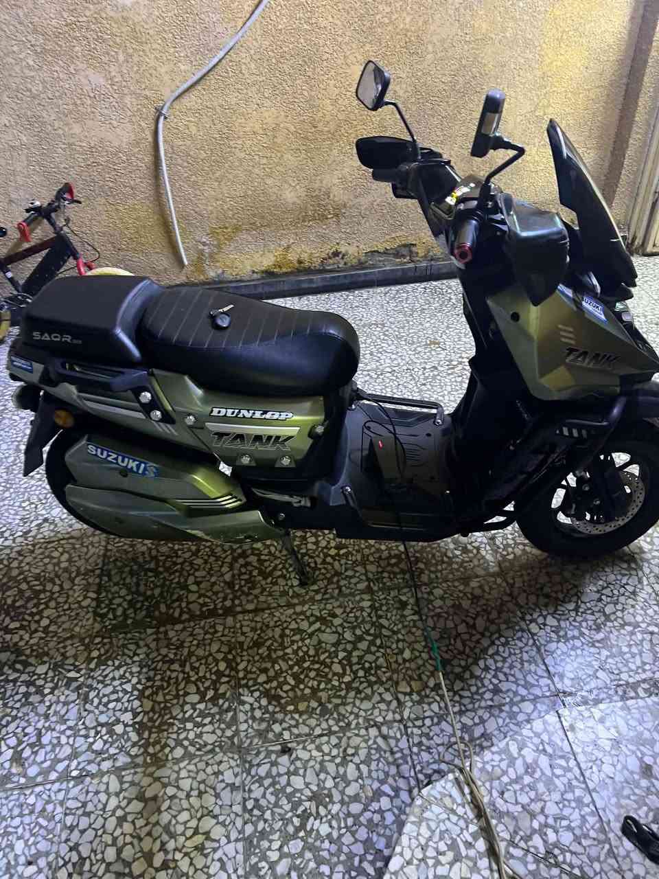 سلام عليكم
دراجه شحن نوع اباجي 

باتريات 6 الدبل (مسطره) 

دراجه بعدها  جديده 

ملفها 3000

تمشيك بل شحنه الوحده 65km

مواصفتها 

اشاير 

ونضام الرجوع الى الخلف R

نضام ال  P

لايت علي ناصي 

اربع سرعات 

سرعتها الحقيقيه 90

***********
‌
تشغيل عن بعد، سويج، 

700بيه مجال

الاستفسار 
مكانها بغداد حي البتول أو حي الرئاسه شارع 15
