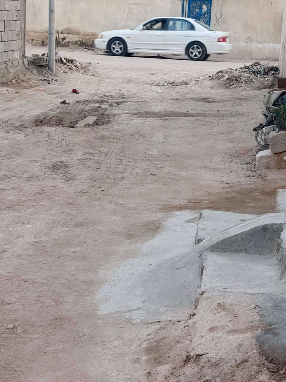 ألسلام عليكم ورحمه الله وبركاته ♦️
اللاستفسار ***********

توفر دار سكن للبيع 
موقع راقي 👍
ألمساحه 100 متر مربع
10 × 10
على شارع 8م
ثالث بيت على شارع تبليط
جميع الخدمات متوفره
مدارس قريبه عليك + ماء كهرباء مجاري

بناء حديث شقل درجه أولى
محتويات الدار ⬇️
داونيه
صاله
غرف نوم عدد 2
مطبخ مفتوح على صالة
منور + صحيات داخليه خارجيه 

نوع العقار : طابو ملك صرف زراعي عراقي سند 25 
العنوان : أبي الخصيب العوجه شارع المقيمين يبعد عن شارع العوجه رئيسي 800م

سعر 60 مليون وبي مجال
اللاستفسار ***********
