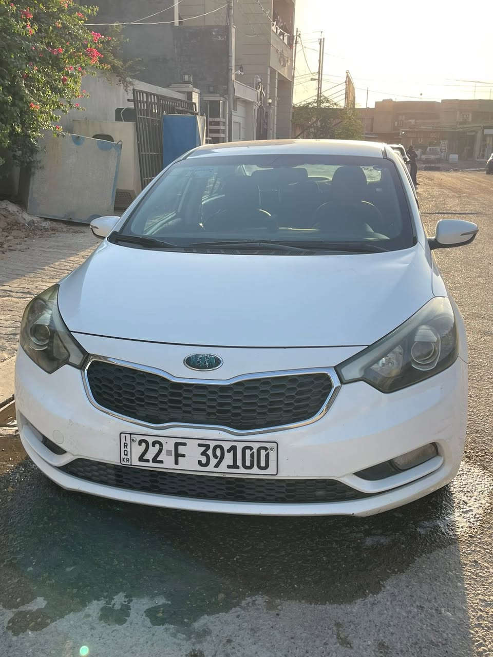 سلام عليكم 🫡 
🚗كيا سيراتو 2014 خليجي 
السياره مكفوله كير محرك تبريد تدفئه من اي عطل 👍
🛞تخم تاير جديد مبيه اي نقص واي عطل 
جامه جديده صدر جيد جاهزه متصرف عليه دينار 
تبريد قطعتين تحكم ستيرن 
ضرر باب فقط 
💵السعر 110 
للاستفسار ***********
