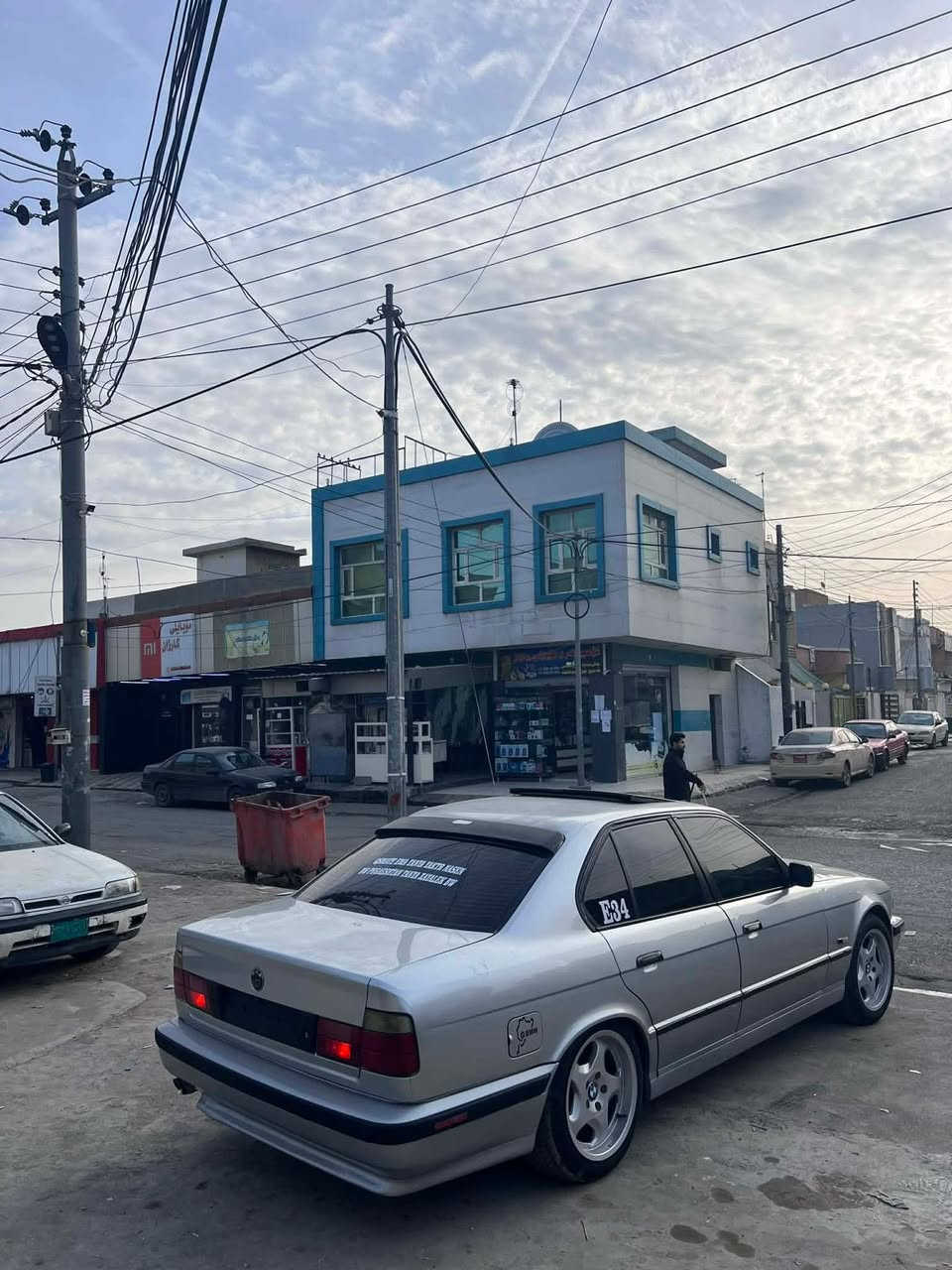 ئۆتۆمبێل: بیئیم مۆدیل ١٩٩١ 

کامل کراوەتە ٩٥ 
سلایت و کوشین جلد 

ســــعر $ یەک کۆمێنـت بکە راســـتەوخۆ بــۆ دێـــت🟢

ویل m5 بەناوی خۆمە تاوەکوو ٢٠٣٠ نوێیە 
مەکینە 520 کەبس 
حیزام سبوغە بۆ جوانی 
 
ژمارەی خاوەن سەیارە👈: ***********
