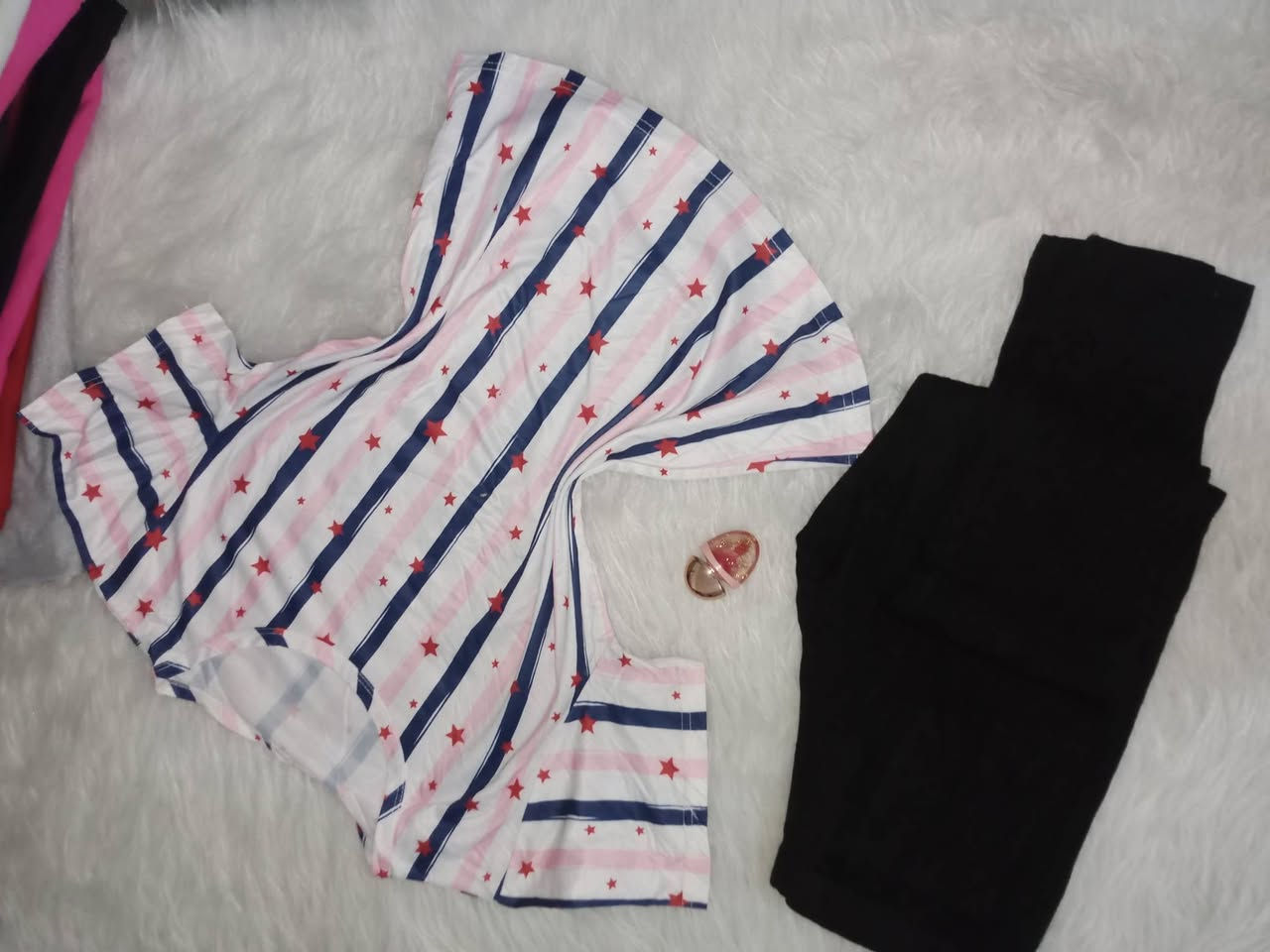 تراكات نساءي اوربي خامه فول ليكرا قطني بس3الاف دينار الواحد للحجز واتساب ***********
