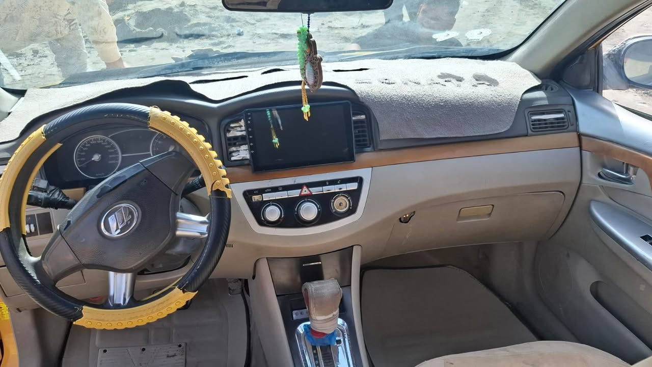 سياره ليفان كير ومكينه خير من الله مديل ٢٠١٢كرمه بني سعيد السعر ٣٥،،***********
