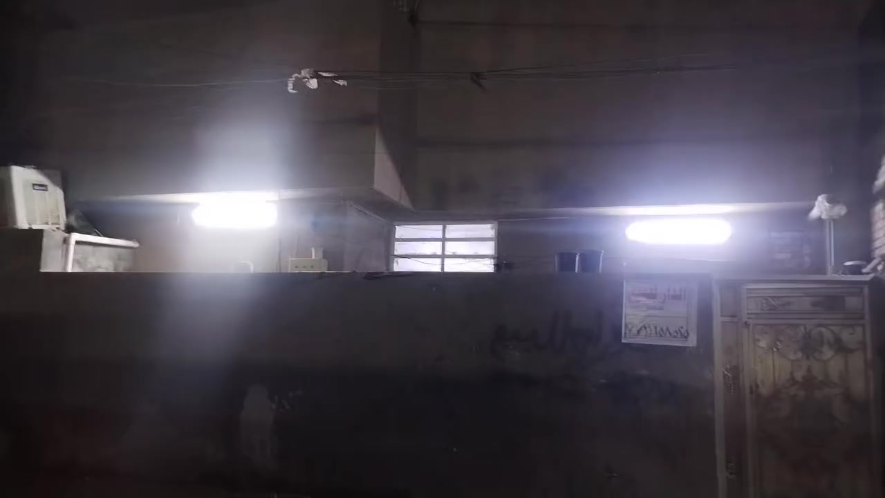 السلام عليكم بيت للبيع ١٠٠ متر مربع ١٠ في ١٠ منطقه ١٠٠ البناء طابوق الاتصال ***********
