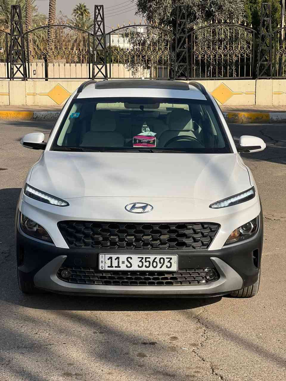 كونا مديل ٢٠٢٣ خليجي 
كفاله عامه 
ماشيه ٤٤km
محرك 2000 دوش 
فول موصفات السياره 
فتحه سقف 
بصمه ابواب 
تشغيل عن بعد 
كشن كهرباء 
شحن واير ليس
تبريد بيانو 
اشاير بل مري. 
مري شفط 
 بصمه 
تحكمات استيرن
٤انظمة قياده
سياره فول موصفات. ١/١ 
السعر ١٧٣ بيه مجال حك الجيه. 
مكان مصفى الدوره
*********** وبي واتساب
