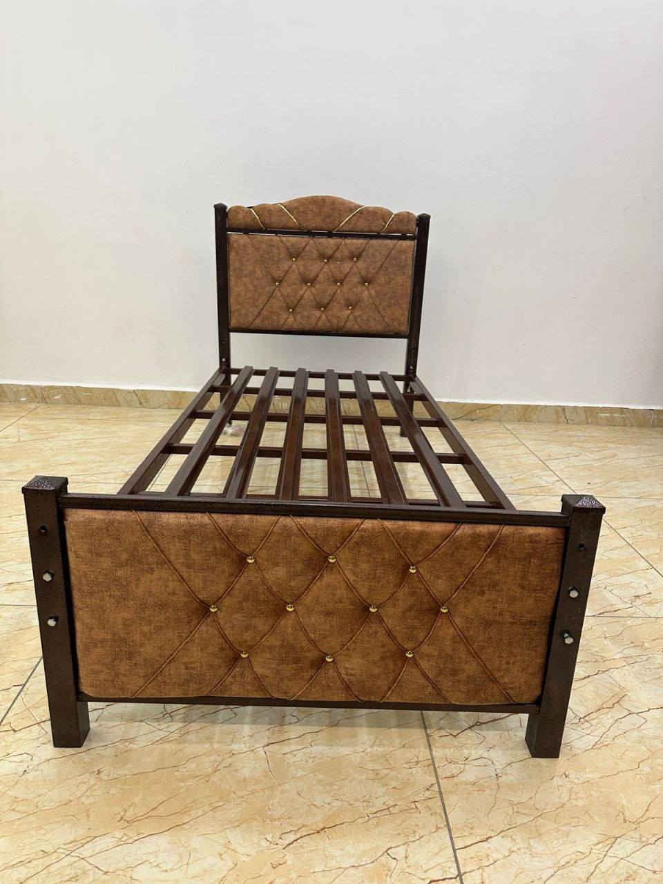 سرير حديد نفر جلد 
قياس 90*190سم
متوفر خدمه توصيل


**إذا كنت صاحب هذا الإعلان وتريد حذفه لأي سبب، رجاءا أرسل رسالة إلى الدعم الفني**