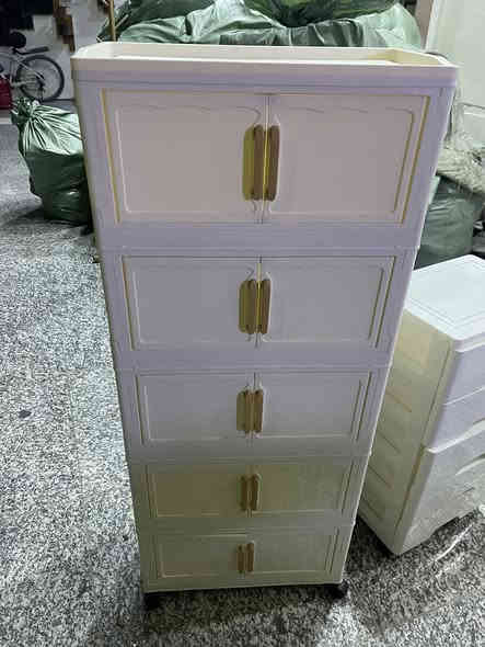 قطعتين لوكر ومجرات

اول تم ٤٥ بلعافيه 

توصيل متوفر

***********
