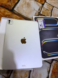 ايباد ١١ برو • ٢٥٦ • بطارية ٩٤%