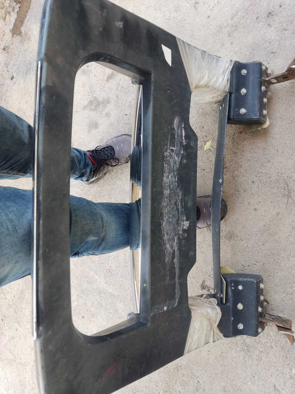 سڵاو لە هەموو هاوڕیان ئەو چەمچەو سمیڵەمان هەیە بۆ فرۆشتن چەمچەکە هی نیسان ئورڤانە سمیڵەکەش بۆ زۆر سەیارە  ئەبیت نرخیان زۆر هەرزانە 
*********** 
ئەدمین ❣️
