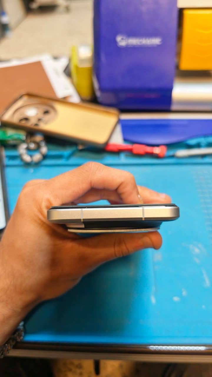 السلام عليكم  ..  شاومي  15 الترا نسخة صينية نظافة مية بالمية مع كافة ملحقاته للبيع( *********** )
