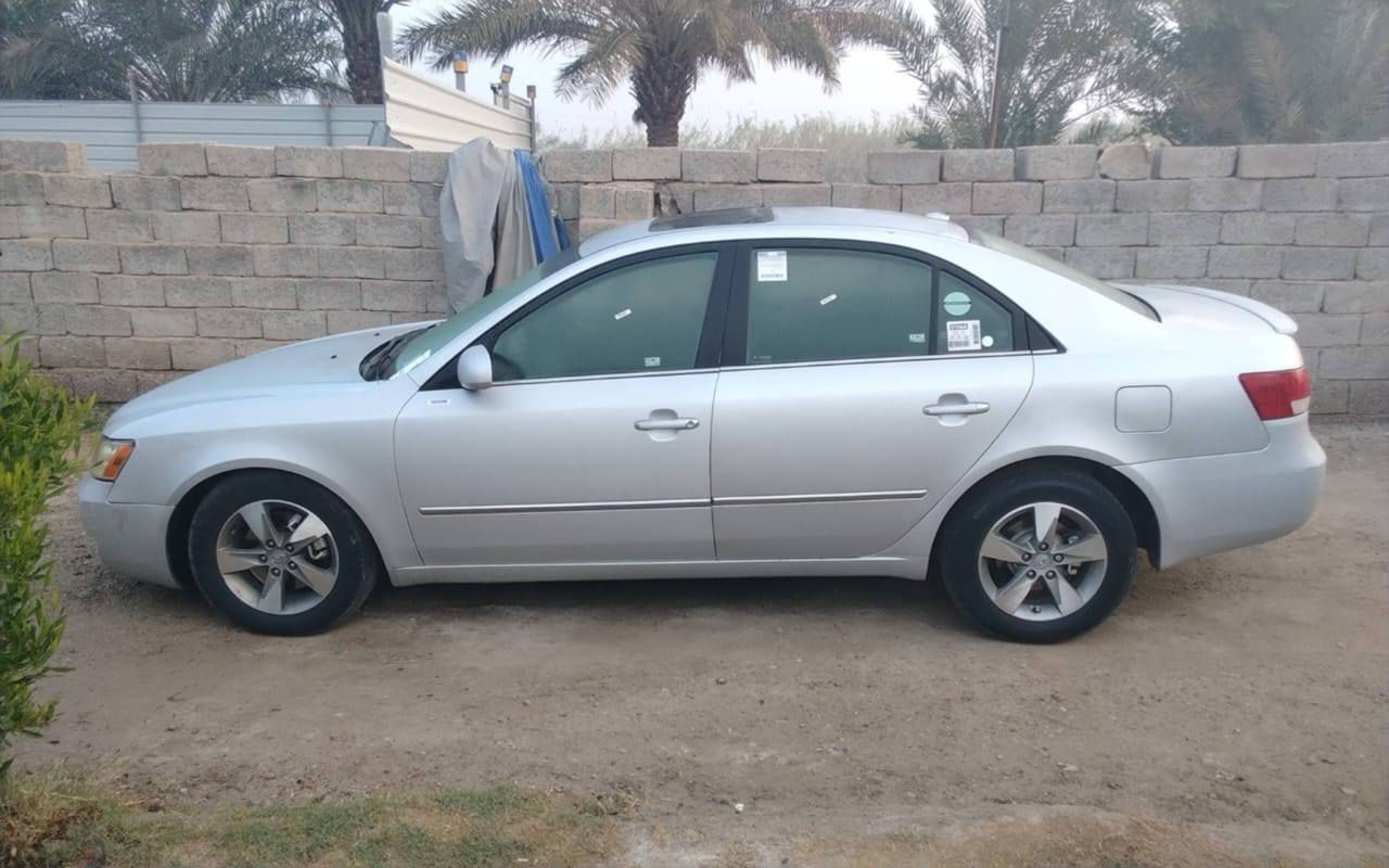 السلام عليكم سوناتا لبيع 2007 سياره خير من الله مكفوله ماعده باب الي وره السايق والجاملغ كير محرك تبريد تدفئه كله شغال مكان السياره بغداد مكلف بالنشر رقم *********** بي وات ساب
