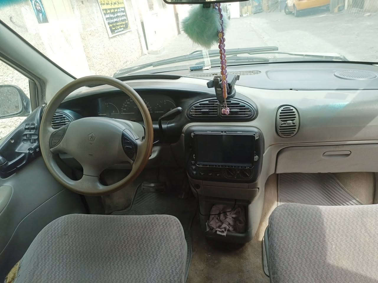 السلام عليكم ،،،،،، للبيع دوج كرفان موديل 2000 رقم بغداد دولي محرك 3000  محرك وكير ممتاز حدادية جيدة الكشر بلاد بس بي خياس  ما مسوي ،، تبريد قطعه واحده شغال عبوة بانزين جديده  السعر 42 وبي مجال مستعجل على البيع مكاني بغداد ،،، للتواصل على الرقم
***********
