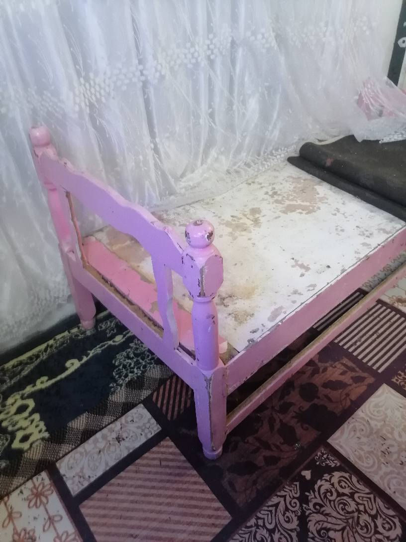 جرباي خشب اللبيع نفر واحد سعرا ٢٠ بي مجال كركوك حي العروبه يم ملعب خومسي او وكف قديم
***********
*********** كركوك, العراق
