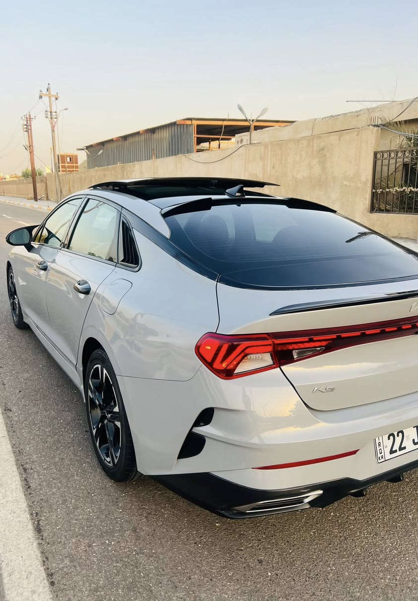 للبيع كيا K5 GT-Line موديل 2022
محرك 1600 تيربو (1.6T) 
ماشيه 57 الف 
كير أوتوماتيك 8 سرعات
لون اسمنتي / وارد امريكي

 فول مواصفات، استخدام شخصي ونظيفة جداً حادثها باب السائق فقط وبدون دواخل وبدون ايرباك 

المواصفات:
• تشغيل بصمة + تشغيل عن بعد
• دخول ذكي (Keyless)
• شاشة كبيرة + Apple CarPlay & Android Auto
• شاحن لاسلكي
• كاميرا خلفية + حساسات
• رادارات + مثبت سرعة ذكي
• Lane Assist + Blind Spot
• فتحـة سقف بانوراما
• قياده ذاتيه
• ستيرن تدفئة
• ترحيب بالسائق
• مقاعد GT-Line جلد/سبورت
• ستيرن رياضي
• إضاءة LED كاملة
• كشنات داخل باللون الاحمر 
• نقاط عمياء 
• USB + AUX + Bluetooth
• ريموت ستارت والتحكم بالمناخ
• وضعيات قيادة متعددة ( SMART / NORMAL / SPORT / CUSTOM )
 وباقي مواصفات الجي تي لاين معروفة

محرك وكير وشواصي وحداديه وتبريد كفاله عامه اي نقص مابيها شرط الفحص رقم اربيل تحويل مباشر وهزه جديده

السعر 180 وبيها مجال العنوان كربلاء
***********/////***********

