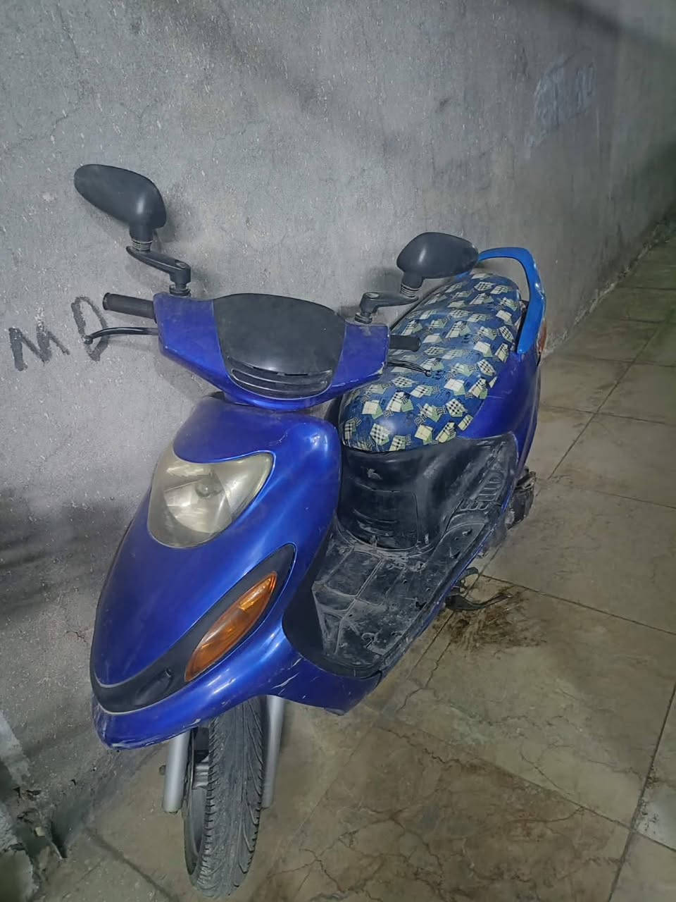 سلام عليكم دراجه نوع دولفين للبيع الدراجه امانت الله نضيفه وشغاله سلف وهندر المكان بغداد الكراده قرب فندق بابل الرقم ***********
