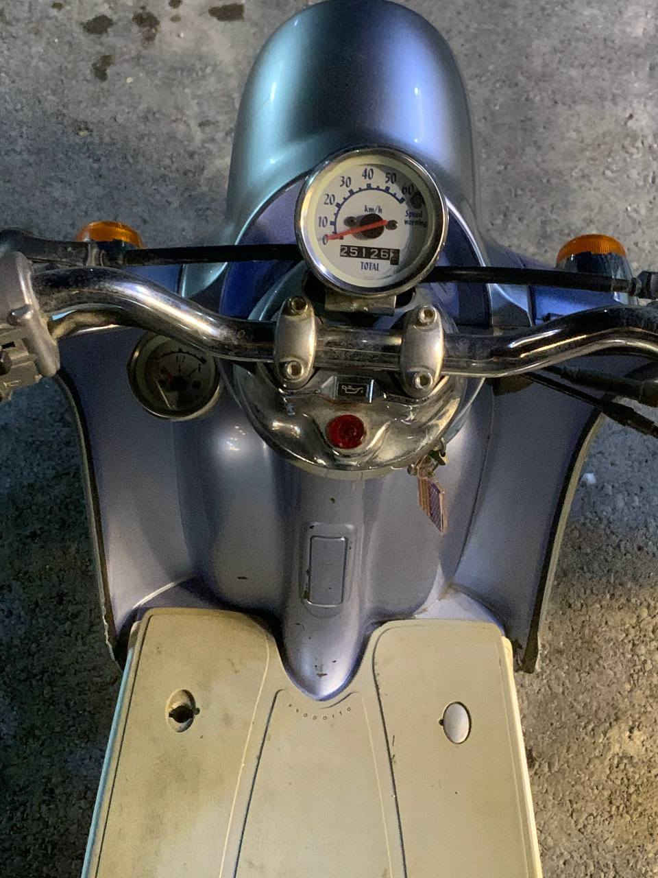 السلام عليكم
دراجه كلاسك للبيع دراجه بلاديه كفرات سلف مكينه كهربائيات قفل تاير كله شغال دراجه شلعه ومعدل خير من الله السعر 250 الف
مكاني بغداد الشعب للتواصل : ***********
