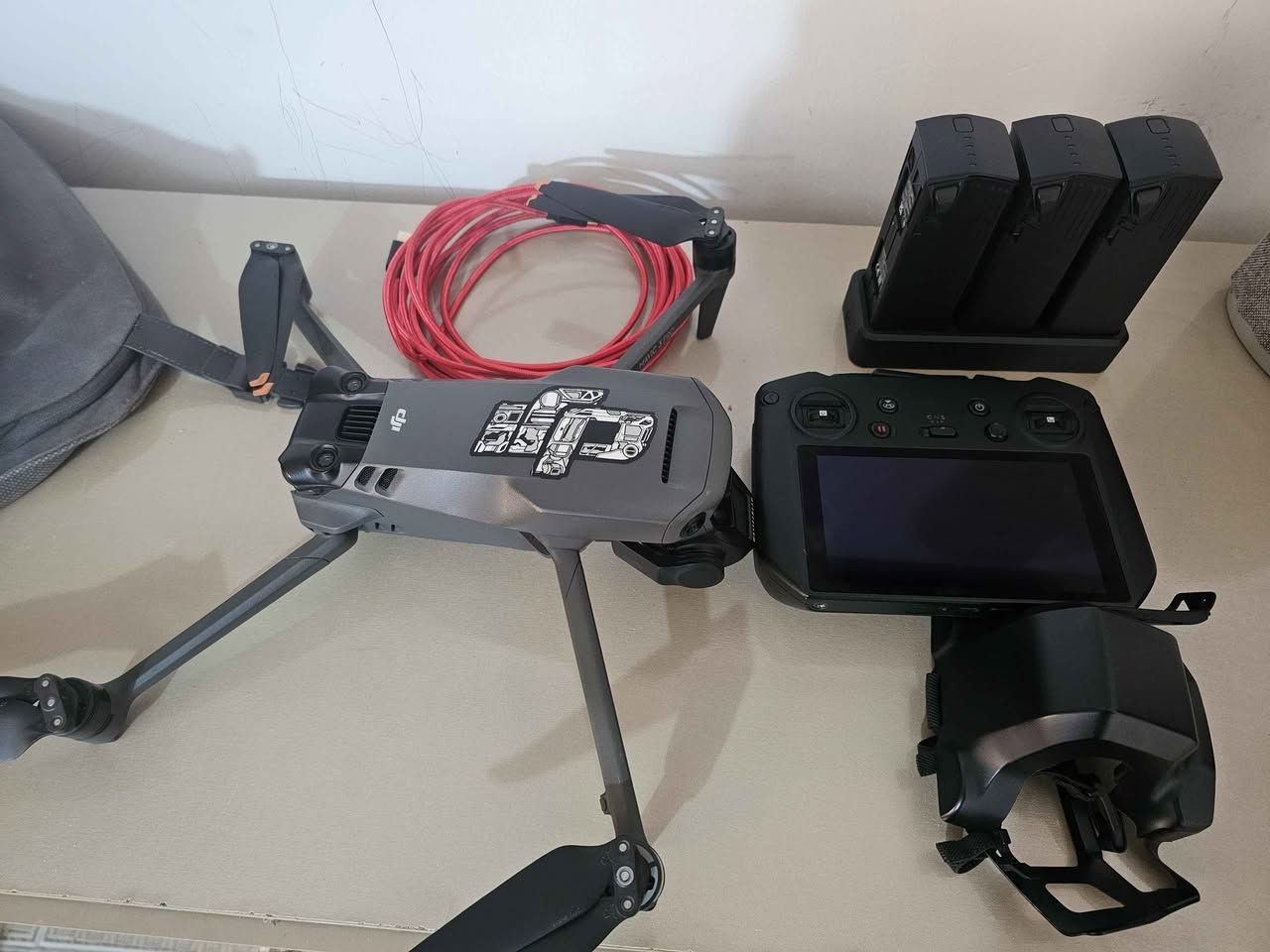 السلام عليكم حبايب dji mavic 3 pro  مافيك 3 برو وياهه كونترول بث مباشر الطيارة نضافة 99 
سعرهه 23 ورقة ويه الكونترول البث علما سعر الكونترول وحده ب مليون و200 اني ابيع كلهه هيه والكونترول ب 23 ورقة 
مكاني كربلاء توصيل معندي كربلاء, العراق


**إذا كنت صاحب هذا الإعلان وتريد حذفه لأي سبب، رجاءا أرسل رسالة إلى الدعم الفني**