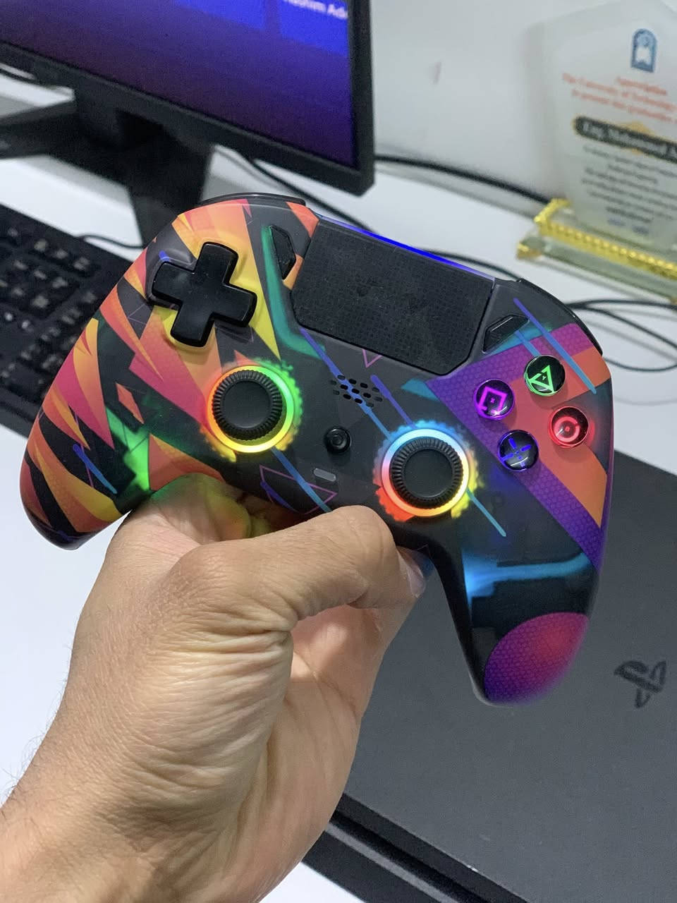 السلام عليكم
بلي4 اونلاين
كامل الملحقات
فاتحة اني بأيدي للتنظيف المروحة بين فترة و فترة
الستيكر ما شايلة
وياه
1-جوستك اصلي حاطلة كير مغناطيسي TMR ما يصير بي درفت 
2-جوستك احترافي من FANTECH كير مغناطيسي ايضا
السعر💵:250 الف بي مجال بسيط للشراي


**إذا كنت صاحب هذا الإعلان وتريد حذفه لأي سبب، رجاءا أرسل رسالة إلى الدعم الفني**