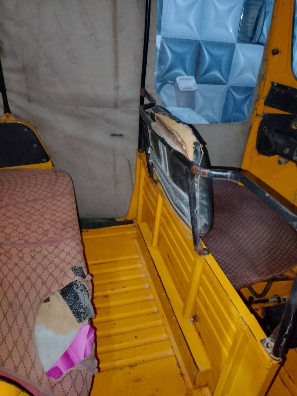 سلام عليكم تكتك بياجو للبيع موديل 20اوراق كير مكينه جديد
اكسل خير من الله قمجيات جدد تكتك حلوه عوزه بس جامه العنوان بغداد سكينه شارع المكاتب مدخل صيدلية هاله وليد رقم *********** السعر 2100 وبيه مجال
