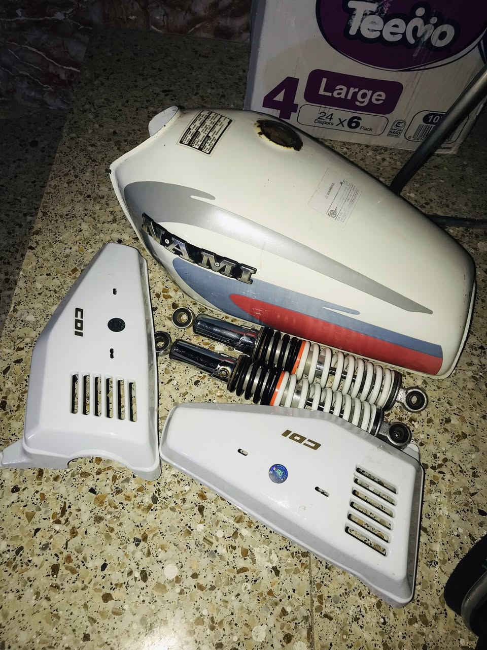 السلام عليكم للبيع گلهن ب ٣٠ شرط البلاديات
مكاني رميثه 
واتساب ***********
