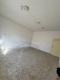 حي الامام • غرفتين • قرب مدرسة الصادق