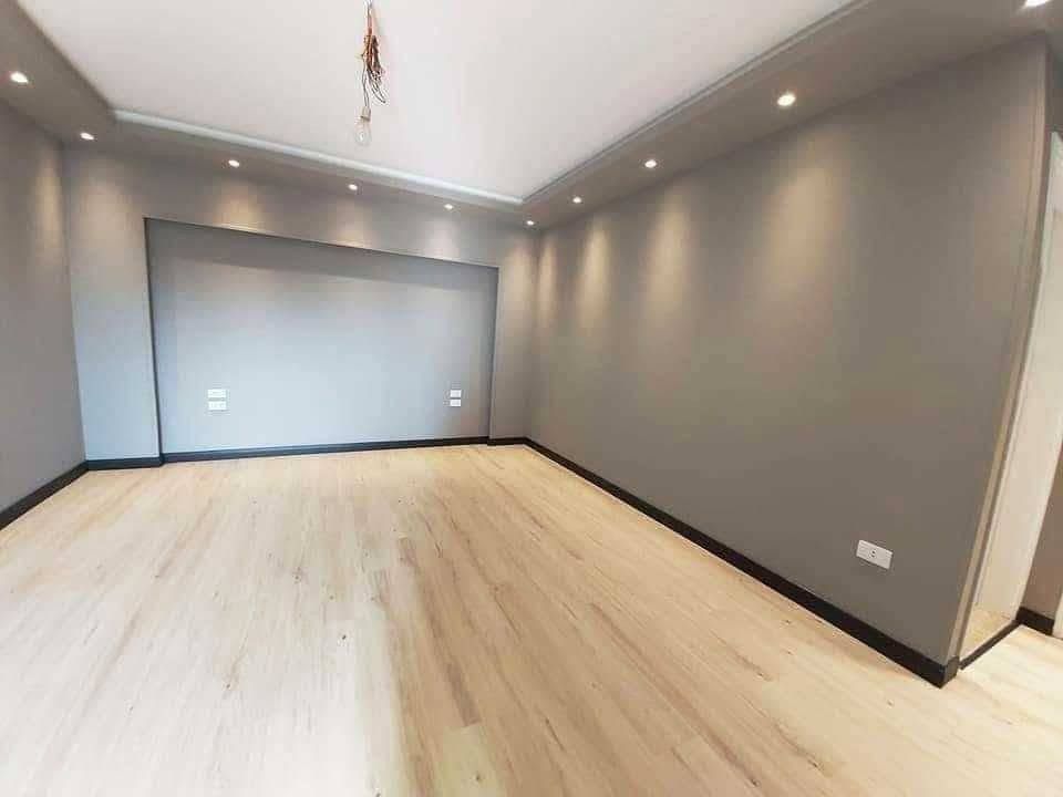 من رخصة صاحب المنشور كادر للاصباغ والديكورات شغل درجى اولى اسعار مناسبة للاستفسار 
***********

