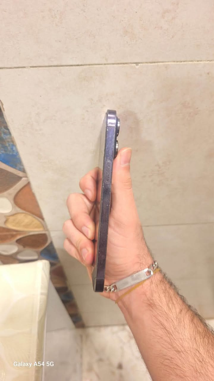 السلام عليكم 14 pro max  ضمان ABM ذاكره 256 بطاريه 81 شرق اوسط للتواصل *********** واتساب فقط مكاني بغداد الكرخ
