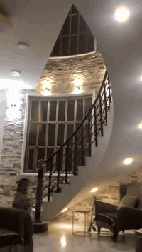 دار للبيع خلف الجوازات شارع الاخلاص ١٥٠متر بناء حديث طابق ونص ارضيه مرمرشوكر سيراميك اسباني عرض الشارع ١٥متر للاستفسار ***********
