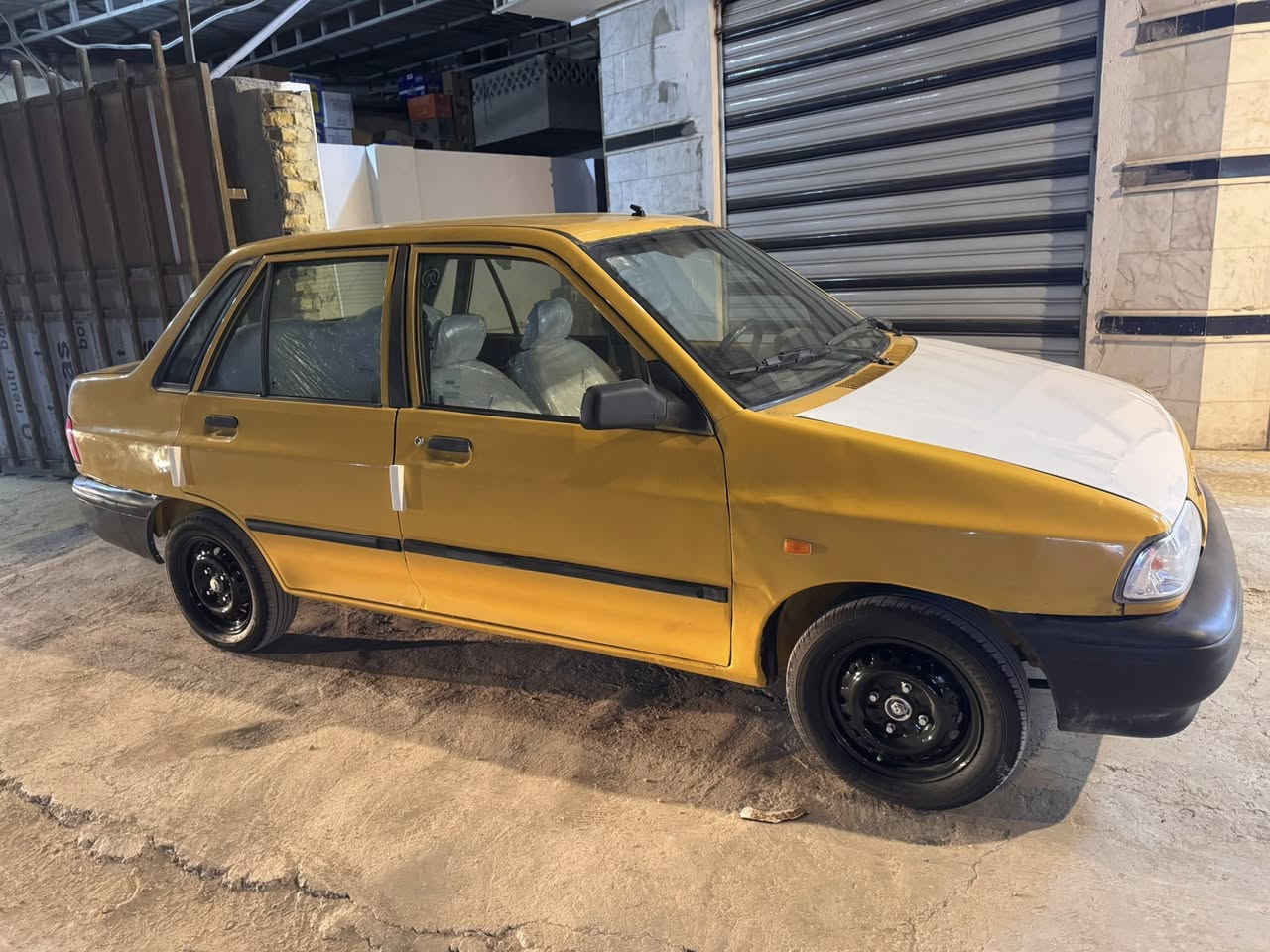 السلام عليكم سايبه موديل 2015السياره خير من الله كير مكينه او حداديه خير من الله السياره معروضه 
السعر33$
مكان السياره حله مركز 
***********
