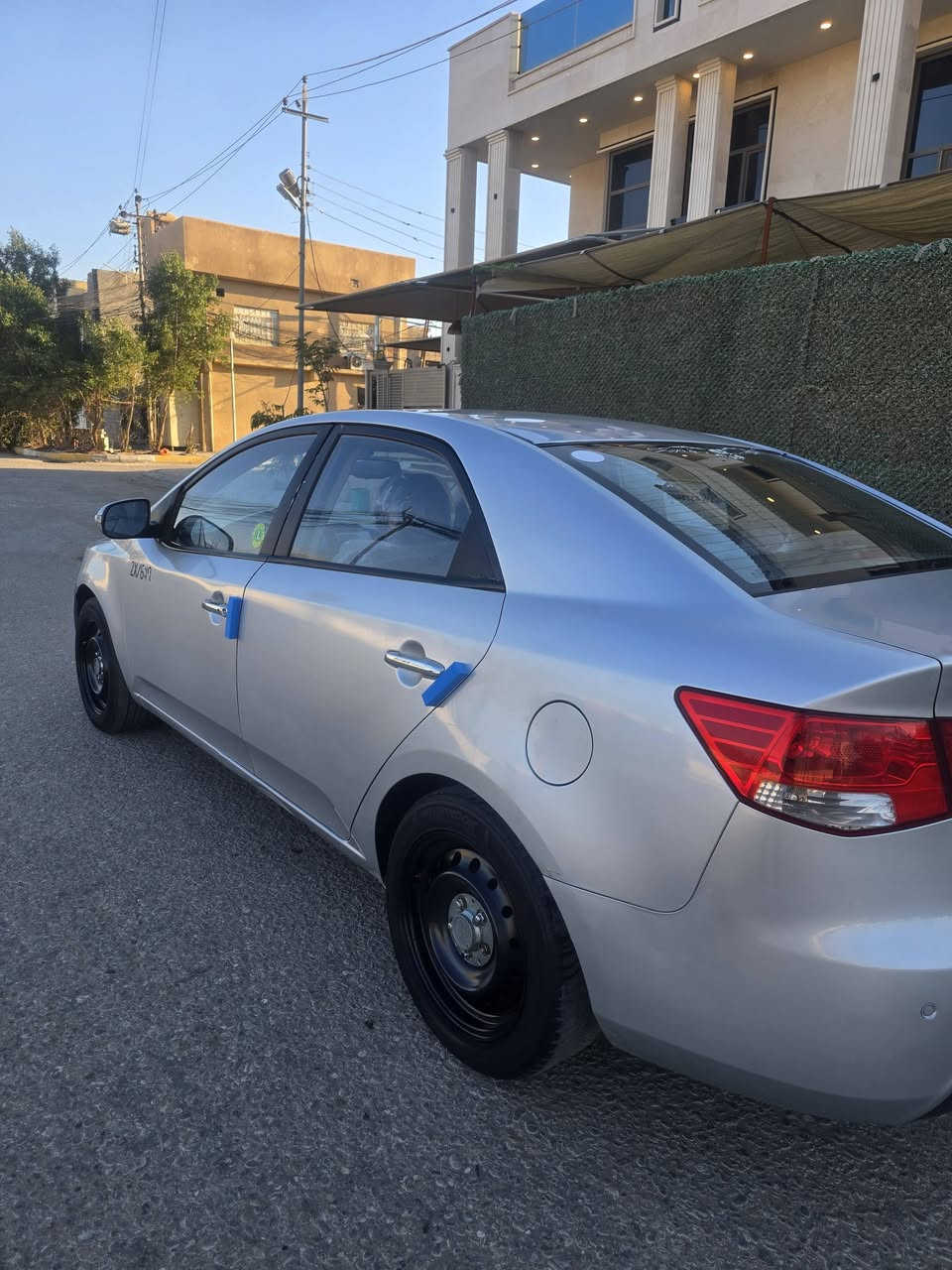 وينه ليدور جديد وجاهز وكارتون
كيا فورتي 2010 ادوات كصه جنطه 
#ارقام وسنويه انكليزي اربيل شرط الحاسبه 
فول مواصفات للخير ماعده الفتحه
محرك 1600 دوش دكشن عالي 
#بصمه تشغيل +بصمه بيبان 
كشنات تبريد + تدفئه حساسات خلفيه 
اشاير مري تحكم ستيرن جهتين 
تبريد ثلج + تدفئه نضام ايكو اقتصادي 
السعر 48 وبيه مجال قليل 
مكانه كربلاء  ***********
