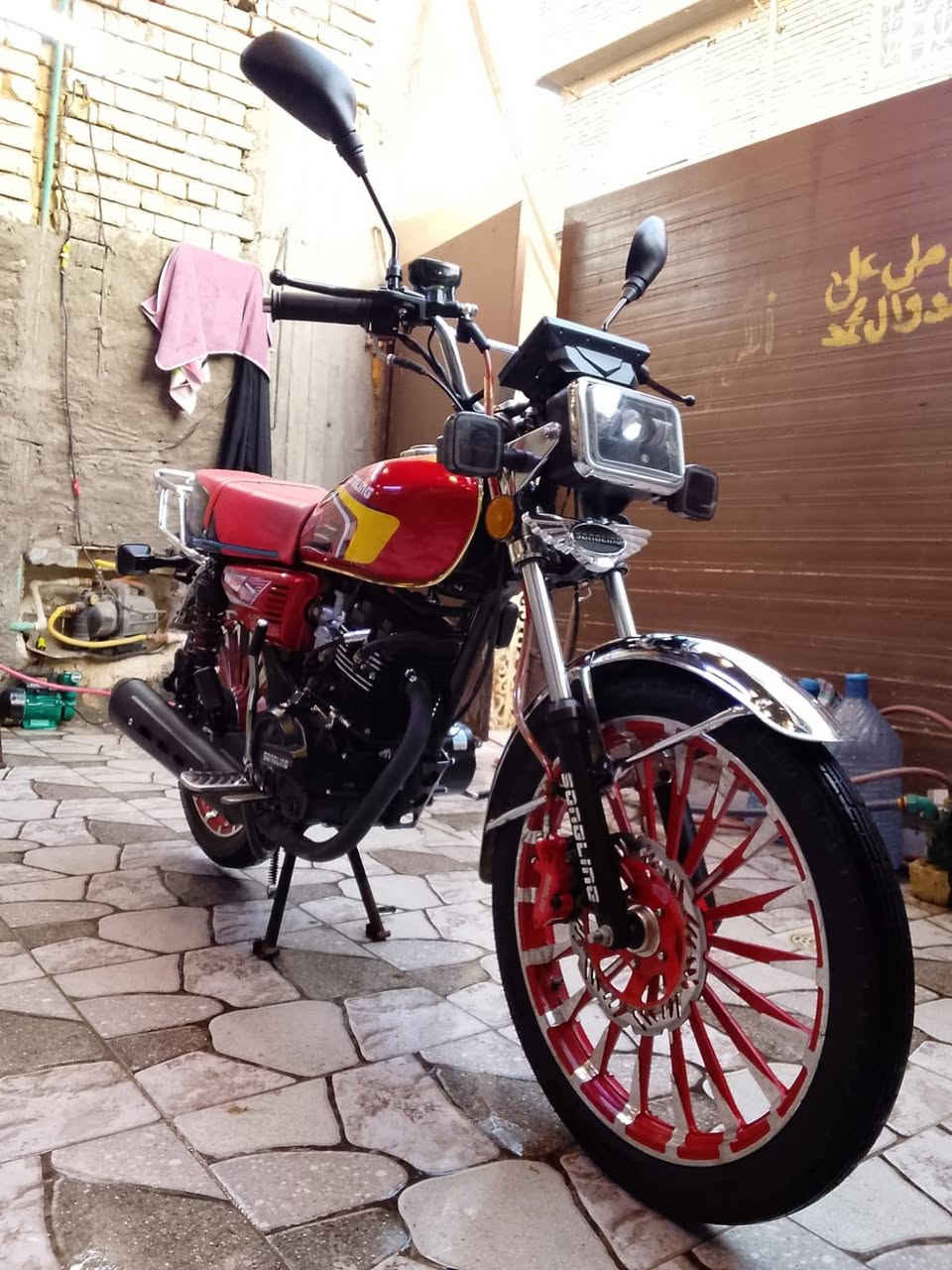 السلام عليكم ورحمه الله وبركاته دراجه ايراني موديل 2026 دراجه نضيفه جدا ومكينته كلش حلوه وناعمه دراجه سرعه ومعدل تخبل السعر 800 وبيه مجال الشراي يجي واتساب‏‪***********‬‏
