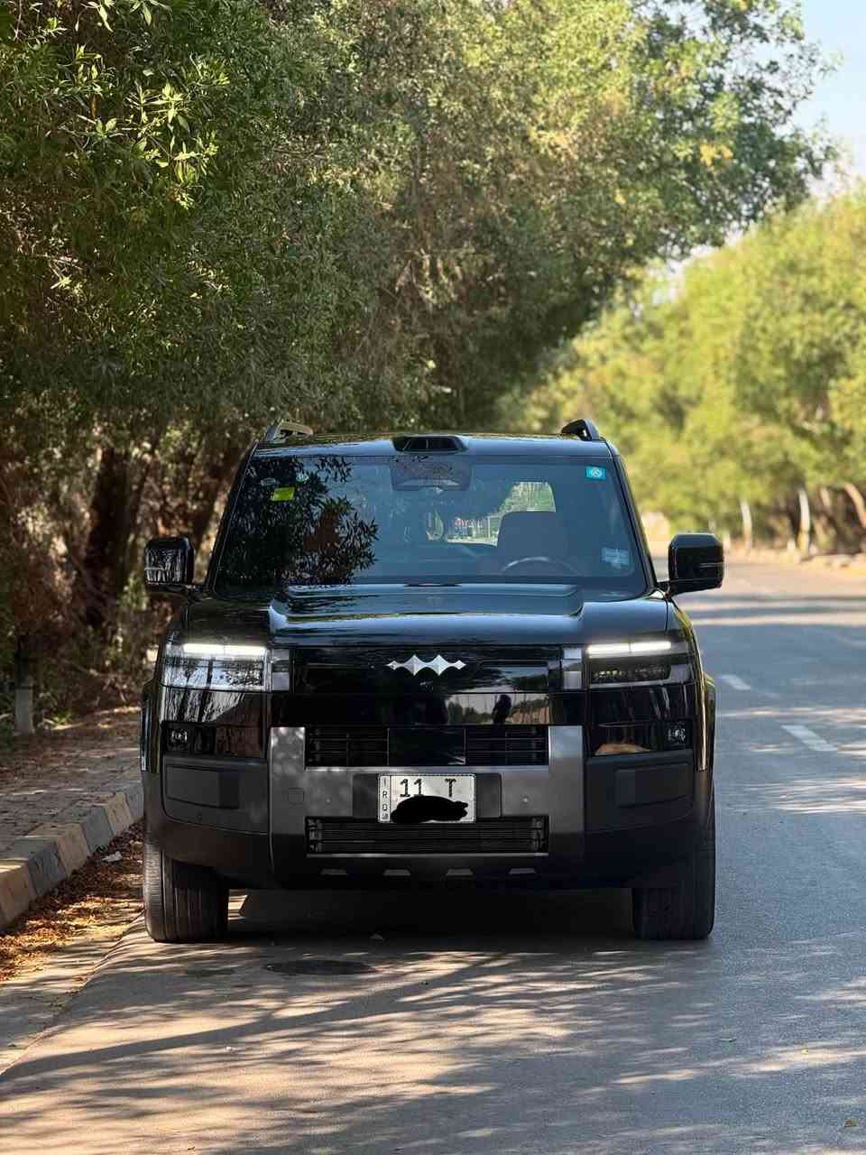 ن)
✅ الموديل: 2025
✅ المحرك: 1.5 لتر تيربو + نظام هايبرد قابل للشحن (PHEV)
✅ نظام الدفع: رباعي ذكي (AWD)
✅ القوة: حوالي 483 حصان
✅ العزم: 620 نيوتن.متر
✅ التسارع: من 0 إلى 100 كم/س خلال 4.5 ثانية
✅ البطارية: Blade Battery سعة 35.6 كيلوواط/ساعة
✅ المدى الكهربائي: حتى 190 كم (CLTC)
✅ المدى الكلي: حتى 1300 كم

المواصفات:
✔️ شاشة وسطية كبيرة متعددة الوظائف
✔️ شاشة عرض أمامية (HUD)
✔️ سقف بانوراما
✔️ 13 كاميرا 360° وحساسات أمامية وخلفية
✔️ مقاعد جلد كهربائية مع التدفئة والتبريد والتدليك (أمام)
✔️ شحن لاسلكي للهاتف
✔️ ثلاجة داخلية تبريد/تسخين
✔️ نظام صوتي فاخر
✔️ مثبت سرعة متكيف
✔️ المحافظة على المسار، مراقبة النقطة العمياء، وفرملة طوارئ تلقائية
✔️ تشغيل ذكي بدون مفتاح
السعر المطلوب ٥٧ مليون 
السياره ماشيه ٨٠٠٠ الف وقابله للزياده
***********
مكفوله كفاله عامه
