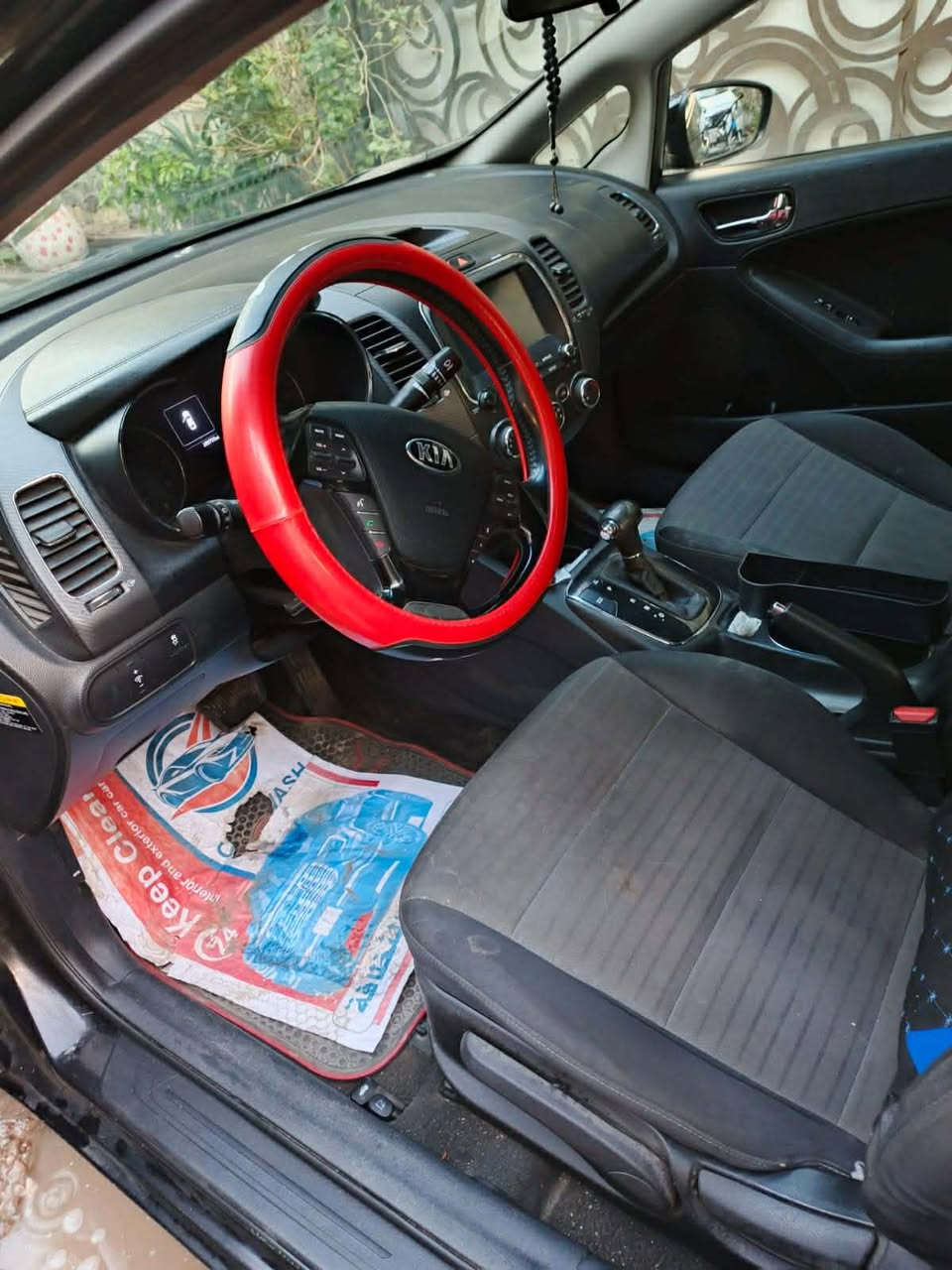 سلام عليكم سياره كيه فورتي موديل 2018
محرك 2000 مكينه دوش ماشيه 183 حزام صبغ 
سعر  100 ورقه 

***********
تواصل واتساب
