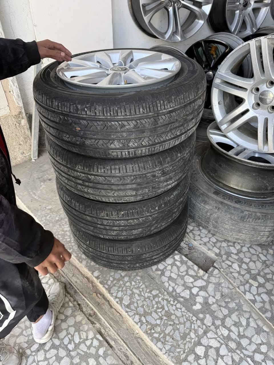 تخم ويل وتاير كامري زيرو نضافه 100/100للبيع او مراوس مكاني كربلاء اطوريج
***********
