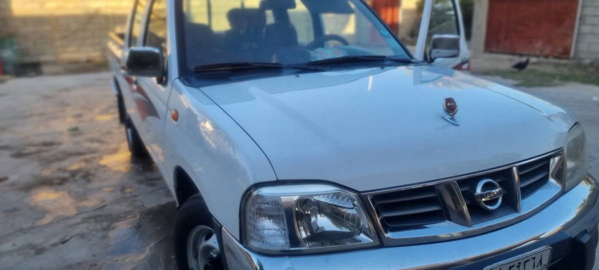 السلام عليكم للبيع نيسان ٢٠١٣ ماشية ١٩٠
بيها بابين عكس السايق بارد السعر ١٤٠ 
 بسمي للاستفسار الاتصال على الرقم  *********** العنوان صلاح الدين
