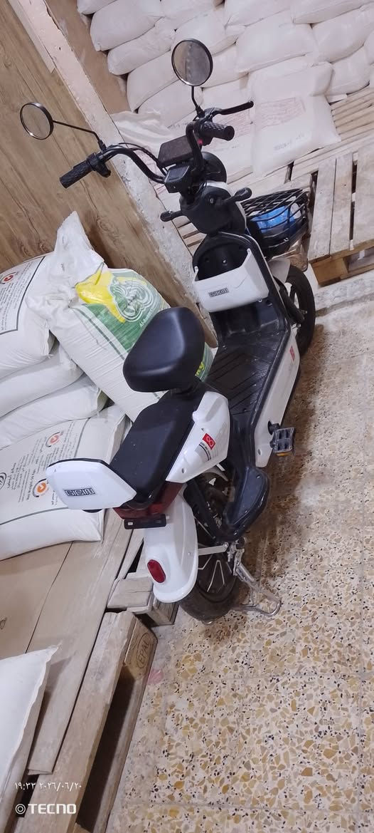 دراجه شحن للبيع سعر ٤٥٠ وبيها مجال العنوان مراده داخل مقابل مستشفى عبد المجيد للاستفسار  ***********.  ***********
