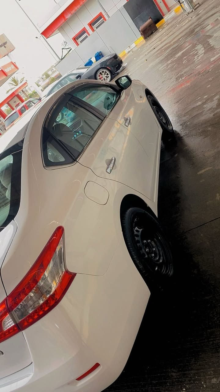 سلام عليكم نيسان سنترا خليجي 2019 للبيع 
مواصفات 
شاشة 
كاميرا 
تبريد قطعتين 
السعر 118 ورقة وبيه مجال بسيط 
الضرر قطعة واحدة فقط جامرلغ  فقط 10سم
سيارة بسمي سنوية جديدة ثاني يوم تحويل  
للاستفسار الاتصال 
واتساب او على الخط 
***********
