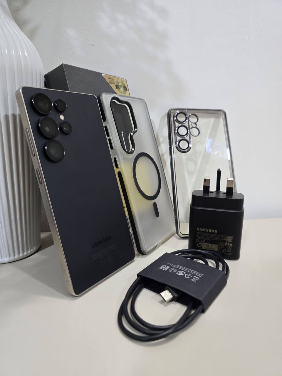 سلام عليكم ورحمه الله
اس 25 الترا ذاكره 256 ضمان عين الفهد 
لون اسود بلاك مستخدم 15 يوم فقط
كيبل ممفتوح بعده ويا شاحن من عين فهد 45 واط
وكفرات اثنين وعدسات ياقوت ولزكه شاشه 
جهاز كامل مكمل من كلشي بعده جديد جدا 
للبيع مكاني بغداد كرخ السعر 1200 قفل
***********
