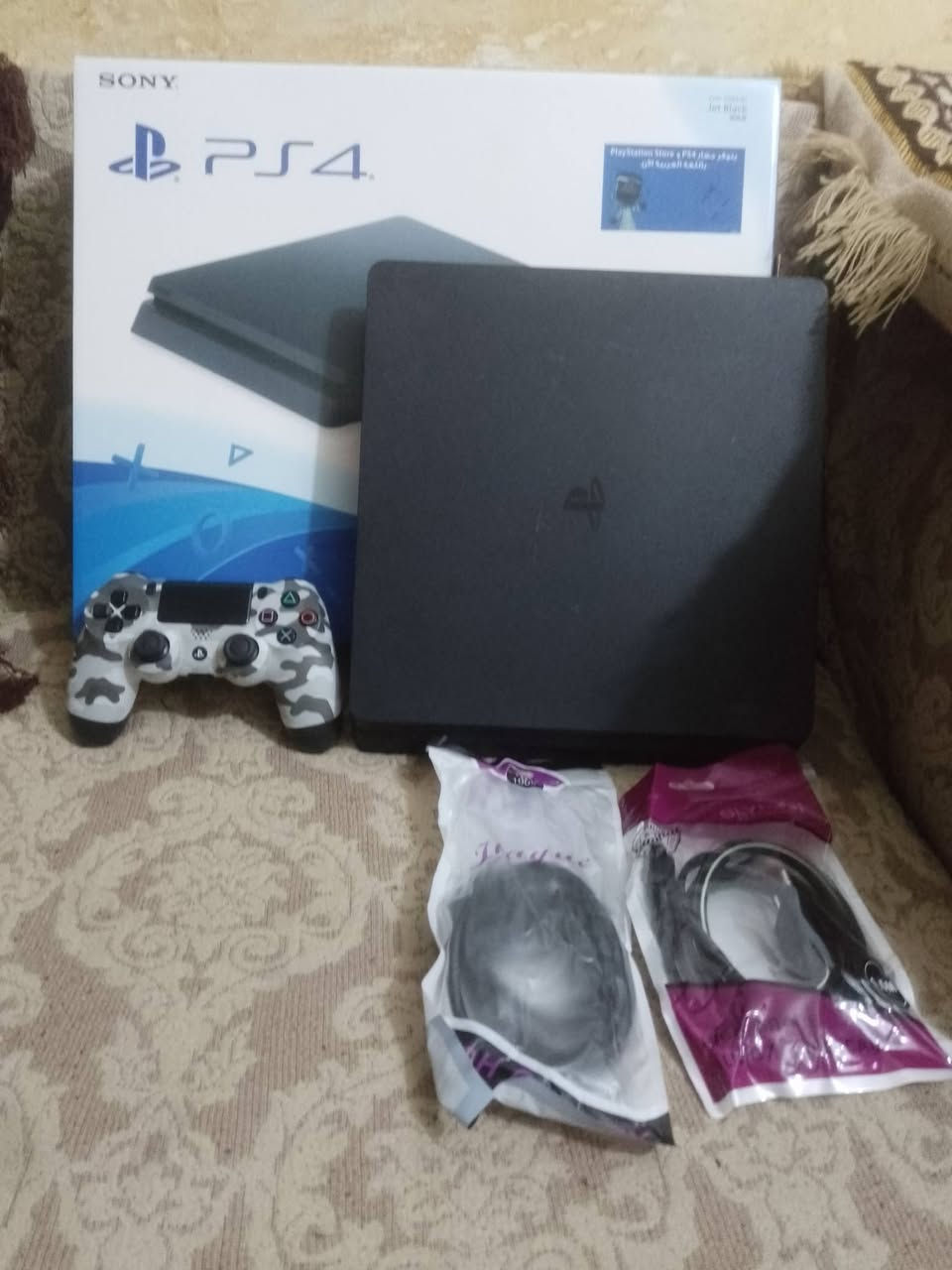 سلام عليكم play 4 سلم مهكر لو ستيكر مليان العاب جهاز نضيف 275 وبي مجال راسلني او اتص وبيك وتدلل ***********
