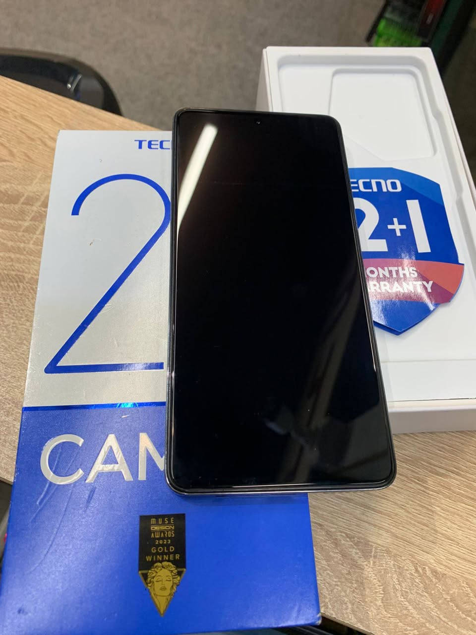 سلام عليكم تكنو كامون 20برو مستخدم شهر ذاكره 256السعر200كامل غراضه مكان بغداد ***********
