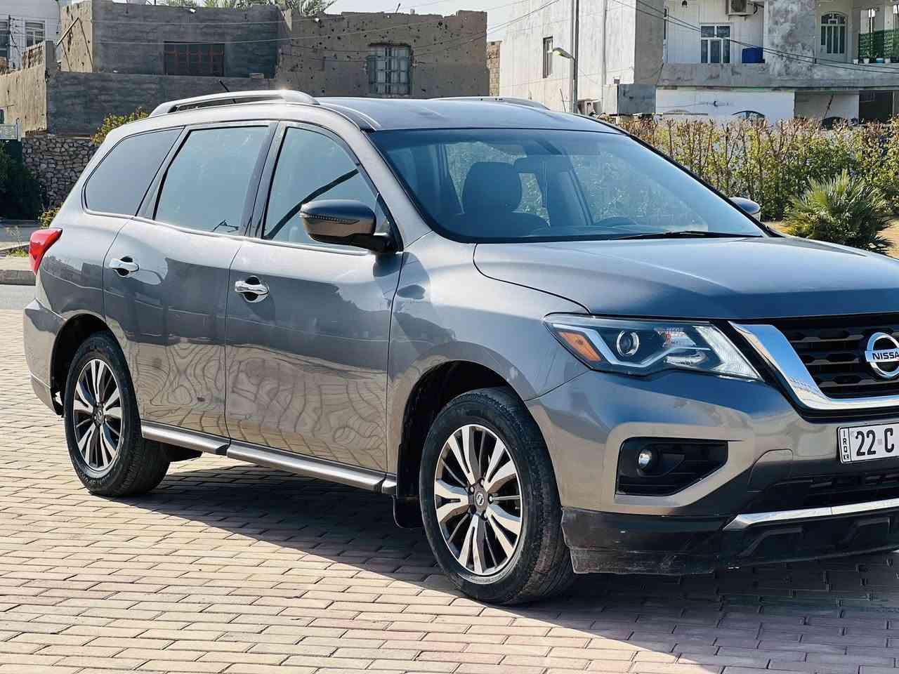 السلام عليكم
نيسان باثفندر 
موديل 2017 
لون فيلي 
المسافه المقطوعه 82 الف 
نوع المحرك v6
المواصفات تحكم مقود بصمة تشغيل مثبت سرعه شاشه كبيره تبريد مركزي ثلاث مقاعد 
فول مواصفات عدا الفتحه  
سياره عائليه وحلوه رزنه وناعمه 
 رقم اربيل الجديد بسمي   تحويل مباشر 
الضرر 3 قطع جاملغات وبنيد بدون دواخل 
وشويه بخشم القماره بارد 
للتواصل على الرقم ***********
