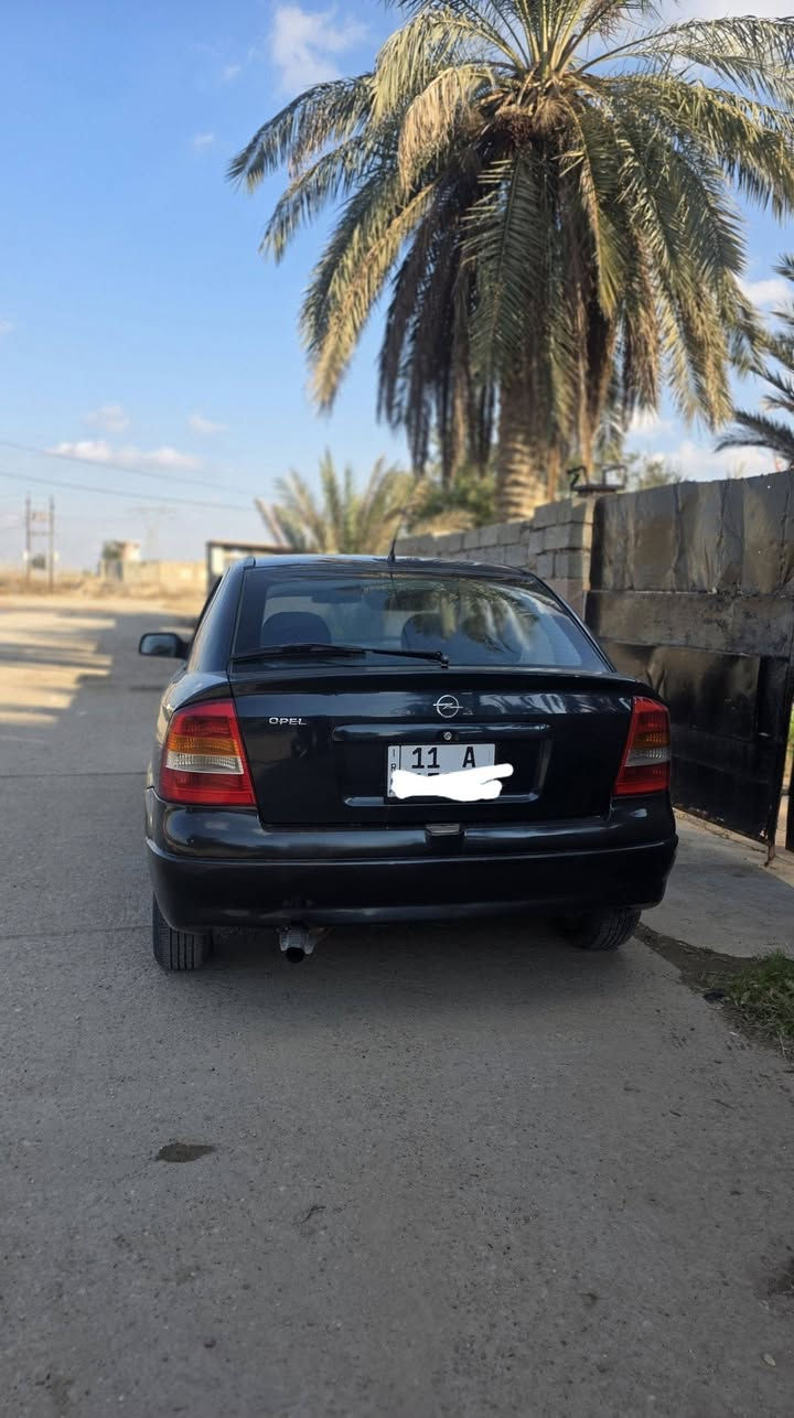 سلام عليكم
استرا  موديل 2002 
مناقصها اي شي 
مكينه او كير مكفولات 
السياره ابسمي 
العنوان بغداد 
رقم الهاتف ***********
السعر 60
