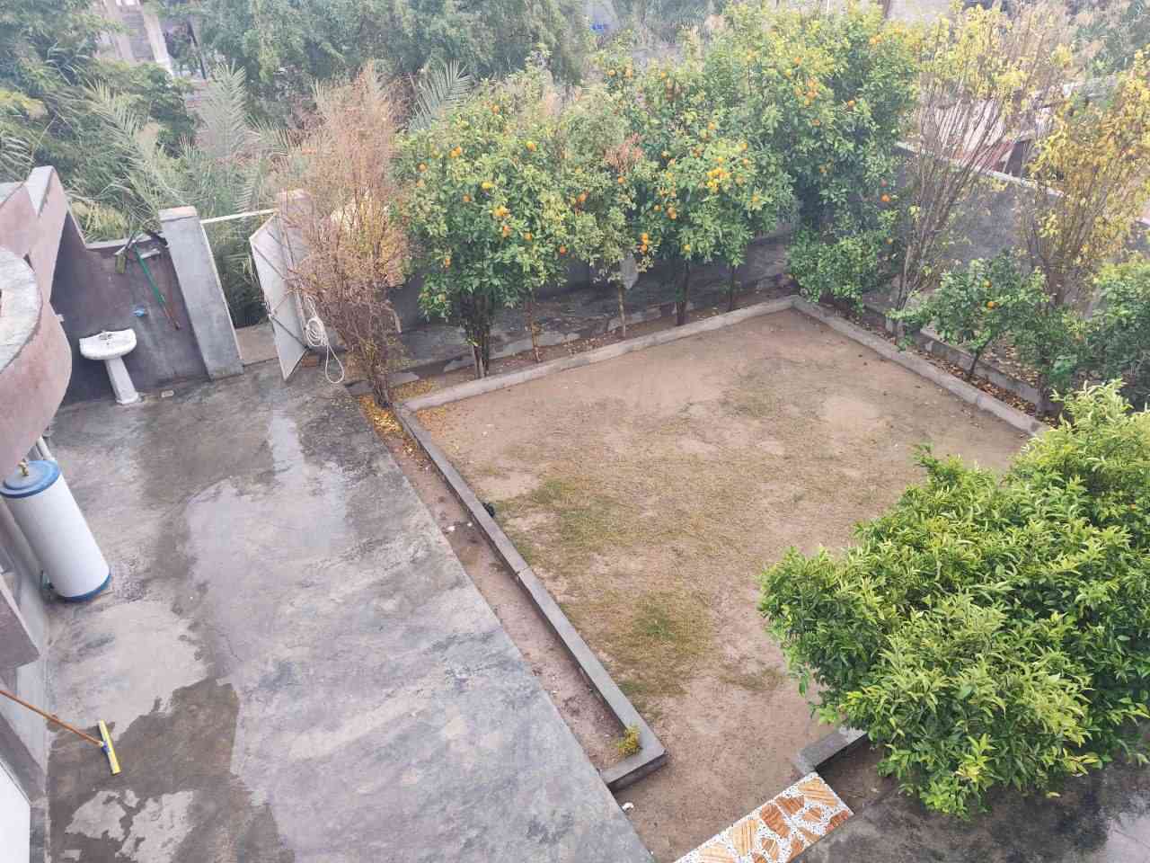 السلام عليكم بيت للبيع بناء حديث مساحه الكليه 1000 متر طابو زراعي 3غرف نوم استقبال مطبخ داخلي وخارجي حمام داخلي وخارجي حديقه اماميه وخلفيه العنون الشهابي اطرف الفلوجه قرب معمل سمنت ومجمع الماسه خدمات ماء كهرباء مولد مدرسه مركز صحي السعر وتفاصيل اكثر ***********
