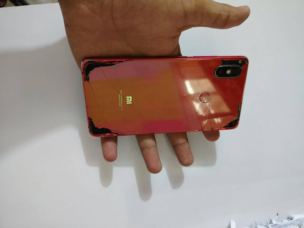 جهاز شاومي Mi 8 SE للبيع
مبدل شاشه اصليه مال شركه كلش سريعه لمس والوان 

بس مكسور الظهر بس ممأثره عالجهاز 

السعر 100 مكاني بغداد 

***********
