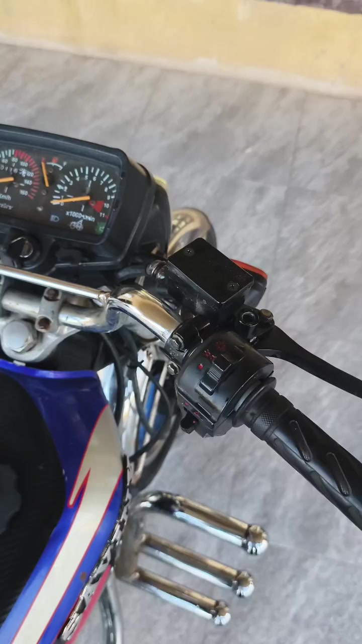 السلام عليكم شباب دراجه للبيع موديل 2020 دراجه كفاله عامه كهربائيات كلها شغاله السعر450 وبيها مجال العنوان الدجيل ***********
