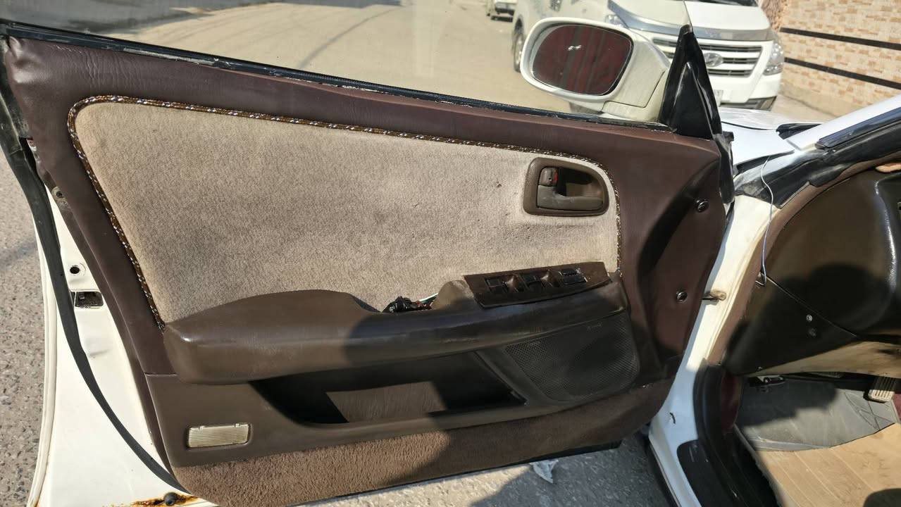 سلام عليكم...
مارك للبيع موديل 1993
سياره كير مكينه حداديه تخم تاير جديد شرط على فحص
سياره ((مكفوله من الكص والنقل الجثه والضربه قويه))
غرفه جديده 
كهربائيات كوله شغاله داخل وخارج 
شاشه اربع سماعت ملكه 
مرايات شفط
رقم بابل انكليزي  بسمي سنويه لل٢٩
السعر ٦٢ وبيه مجال 
مكاني نجف 
الاستفسار ***********
