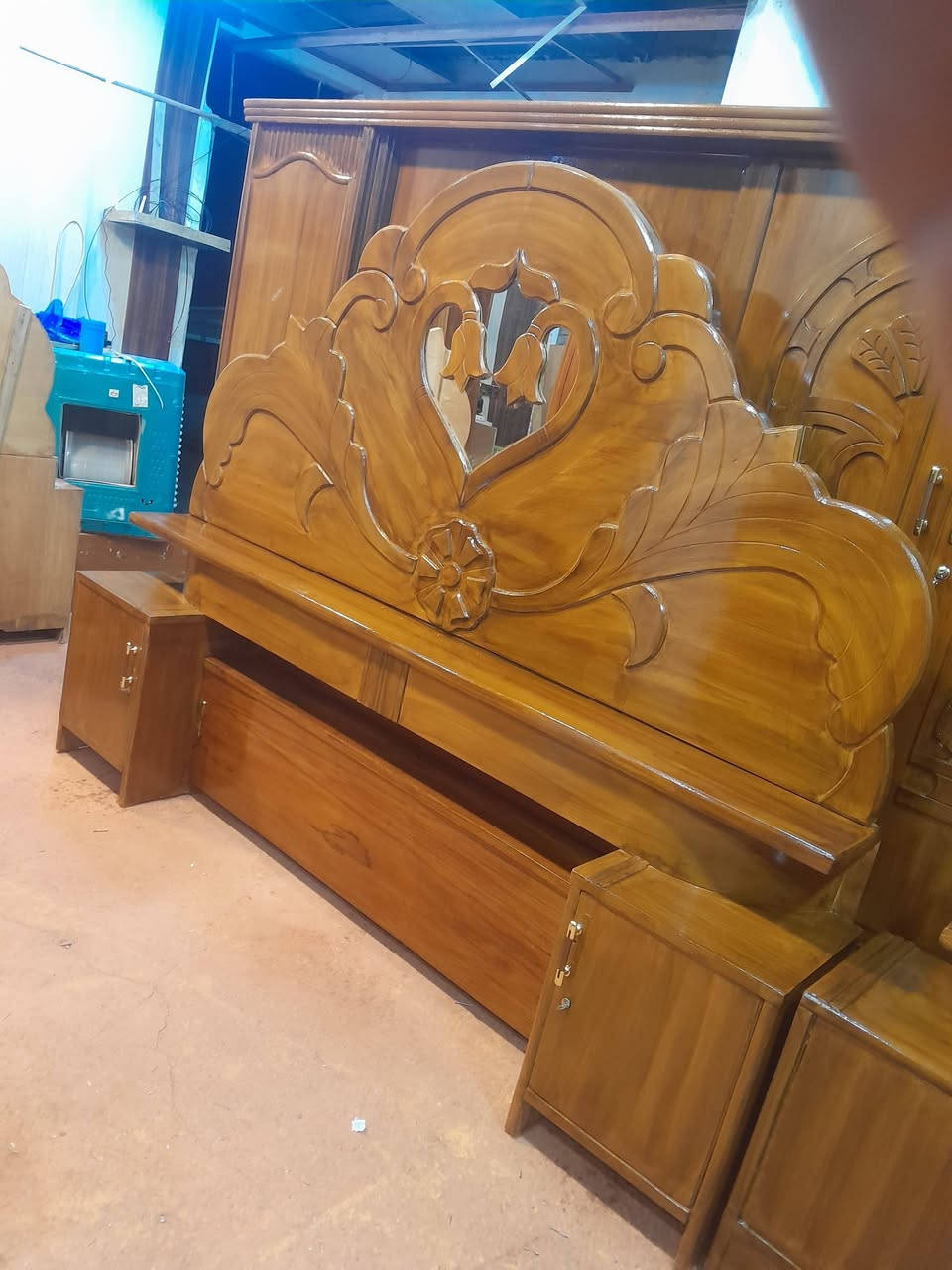 غرفه ام سته نجاره داخل وخارج صاج وثكيل السعر خمسميه وخمسين وبيه مجال الحله ابو غرق حي حسين وتساب او تصال ***********مصطفى النجار
